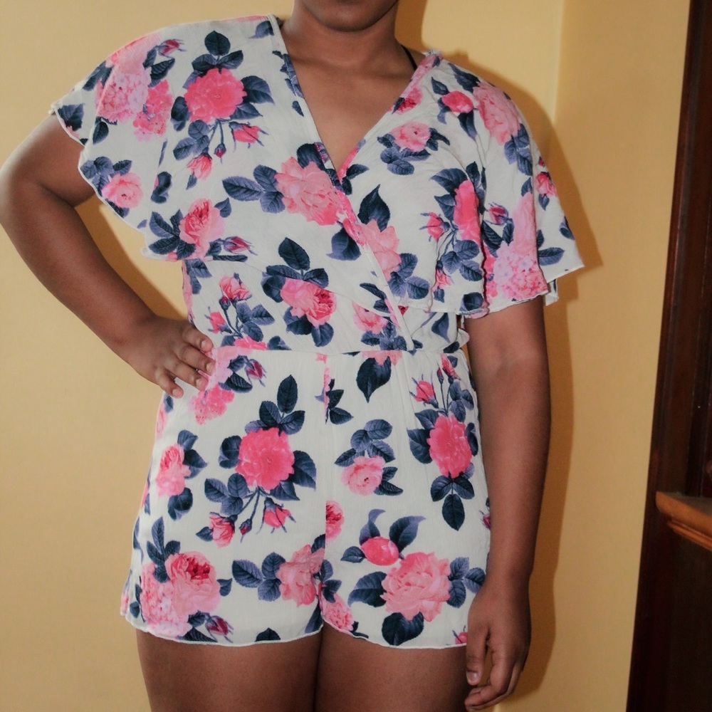 Charlotte Russe Kimono Fit Romper Size Medium